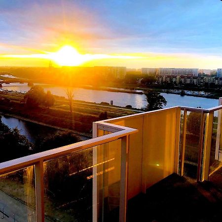 Apartament Z Tarasem I Widokiem Na Odre Wrocław Eksteriør billede
